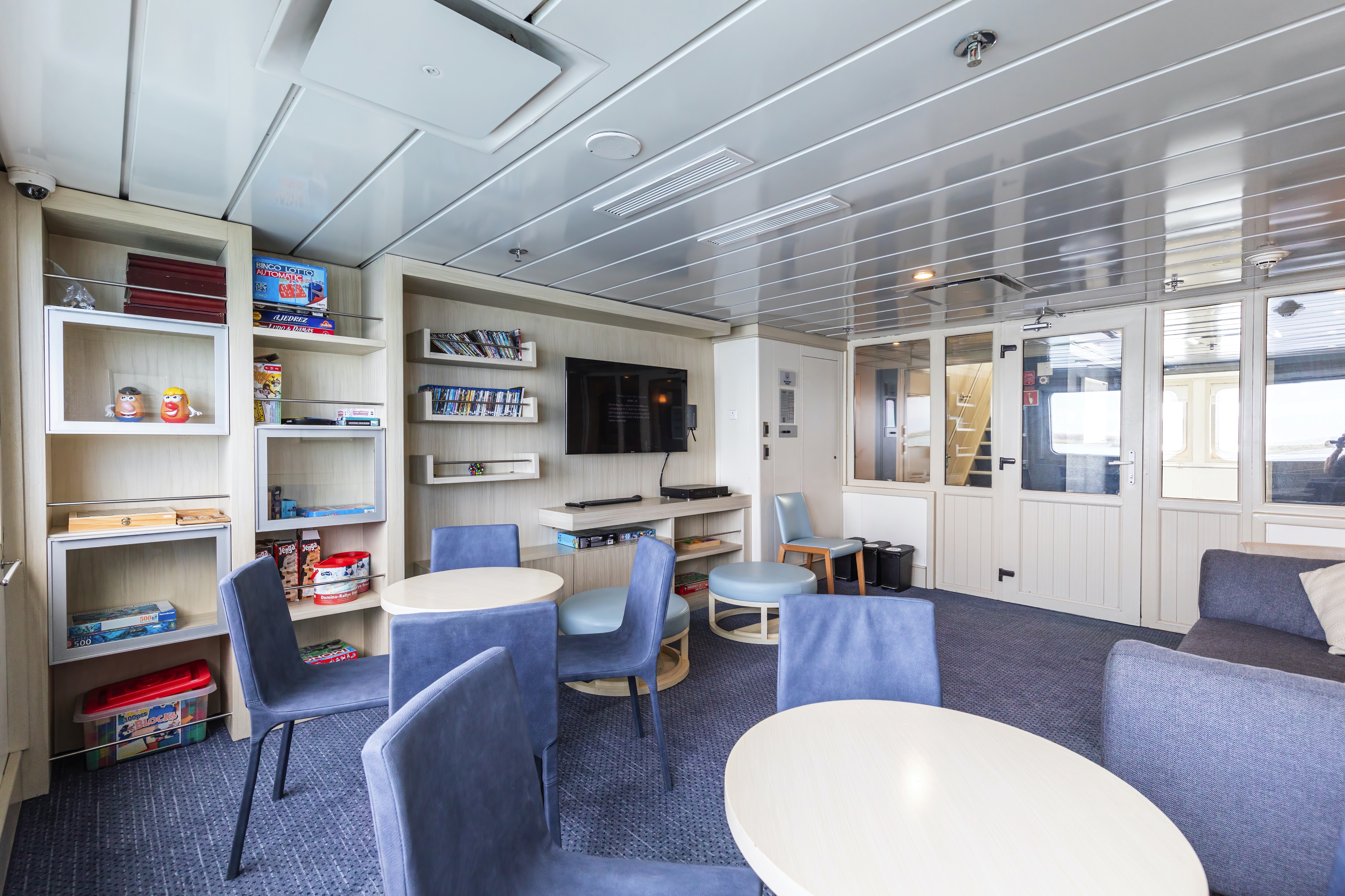 Santa Cruz II - Discovery Room